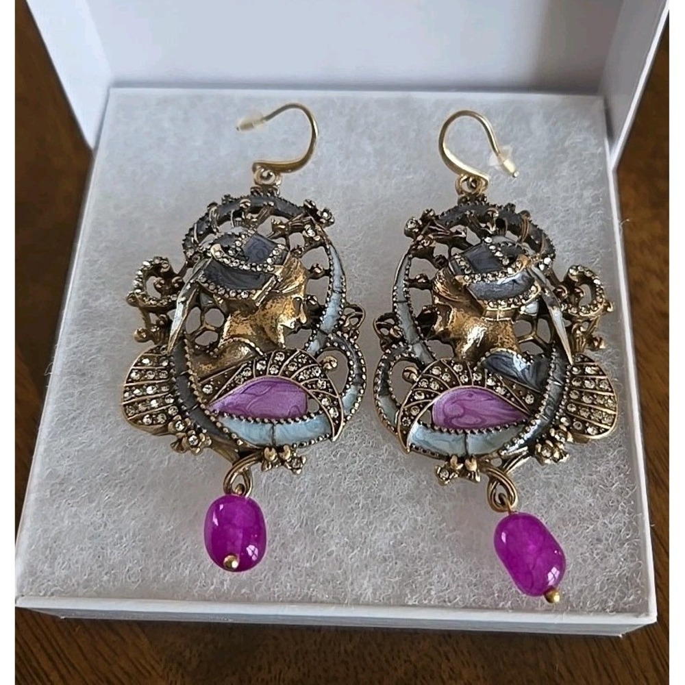 VTG Heidi K9 Sculptural Profile Face Dangling Statement Hook Earrings Gold Tone